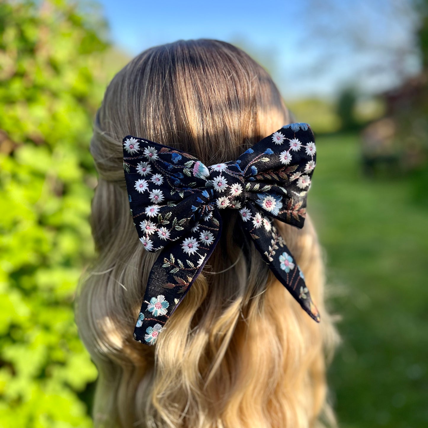 Claudine Bow Clip