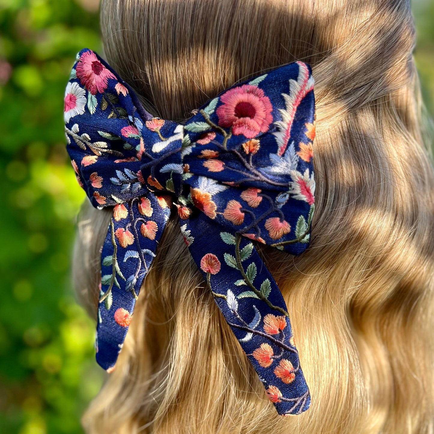 Annelise Bow Clip