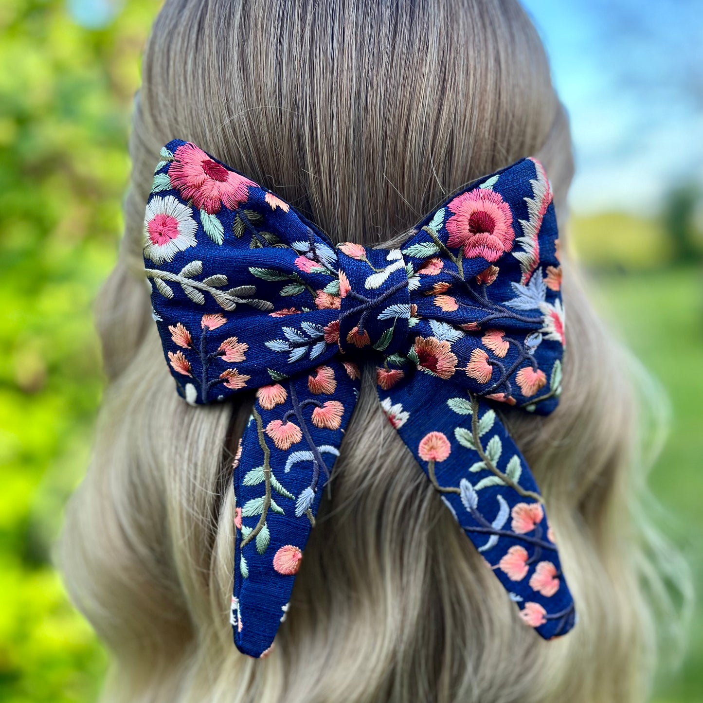 Annelise Bow Clip