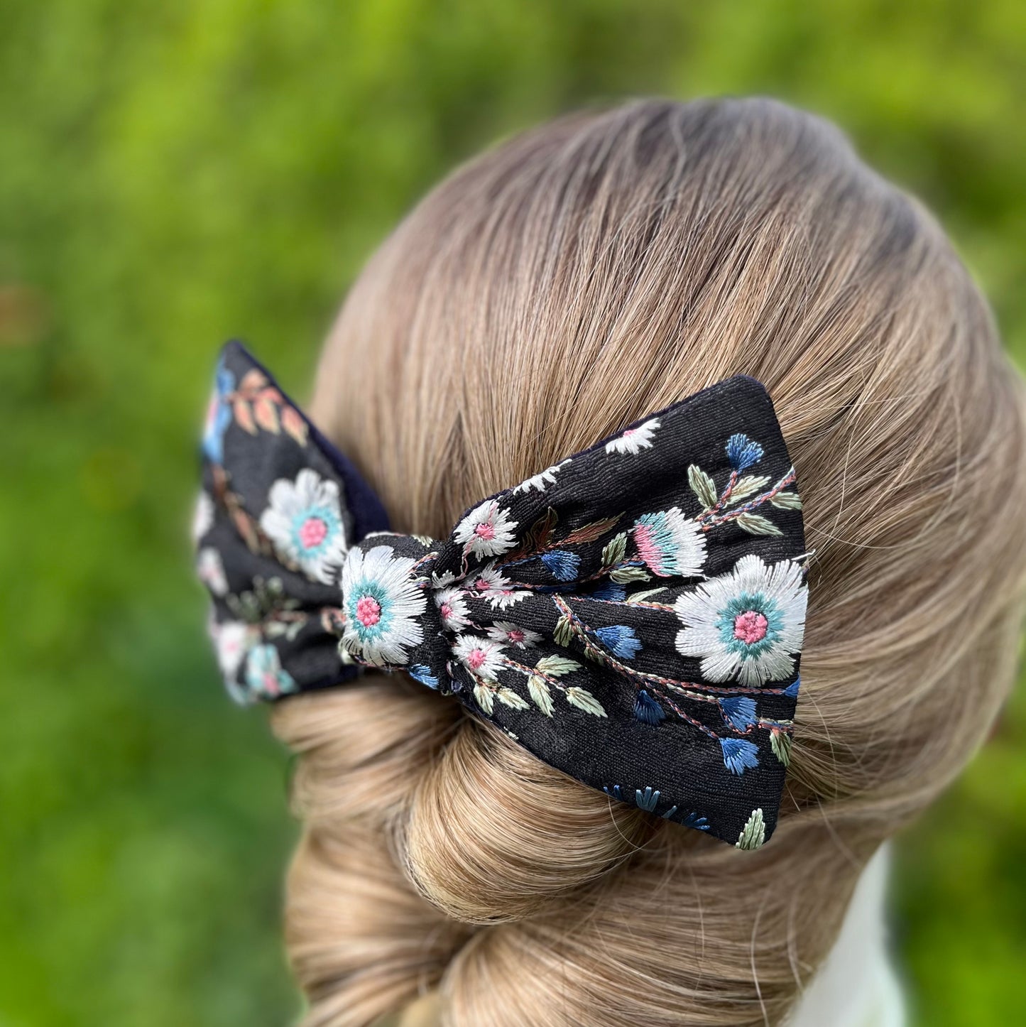 Jaqueline Bow Clip