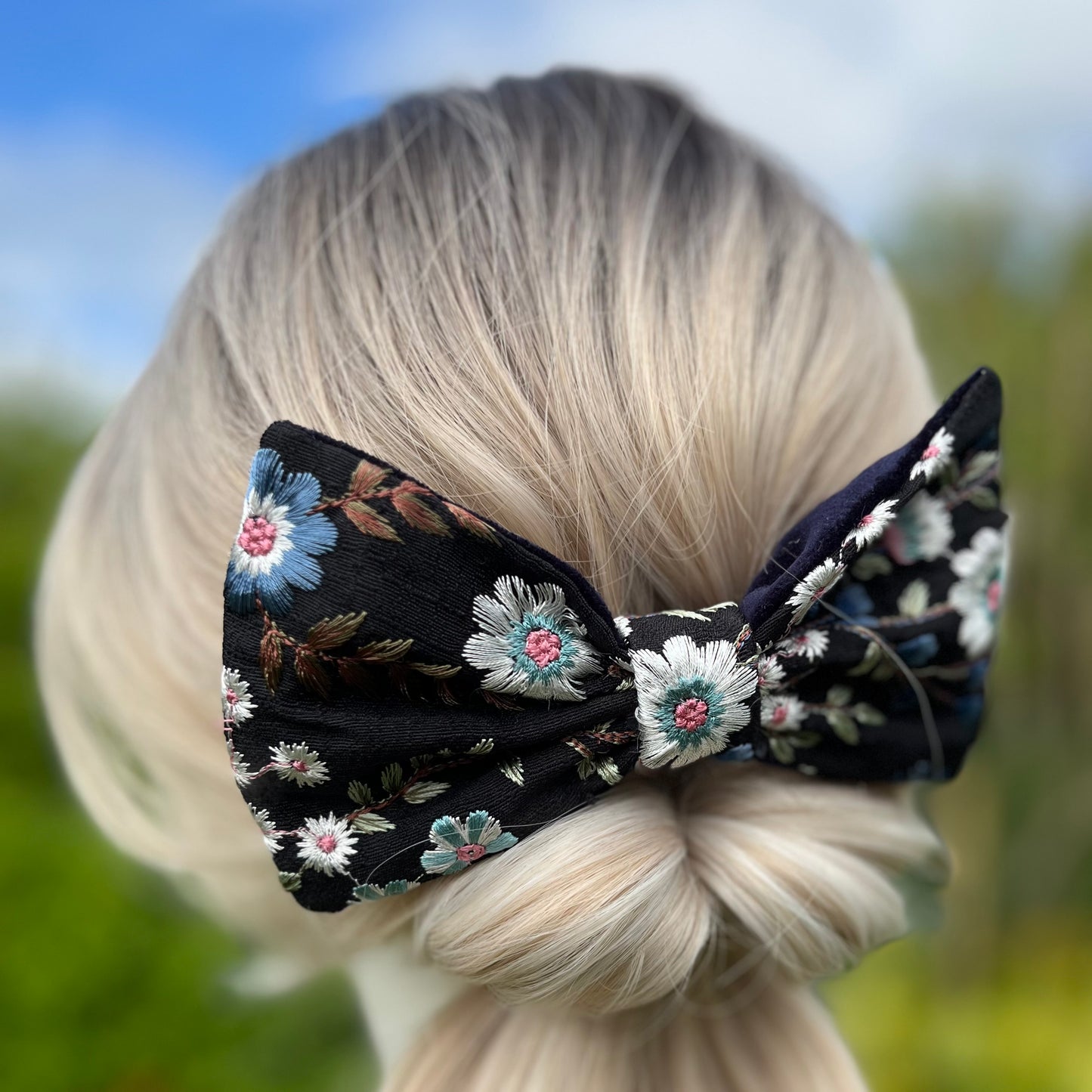 Jaqueline Bow Clip