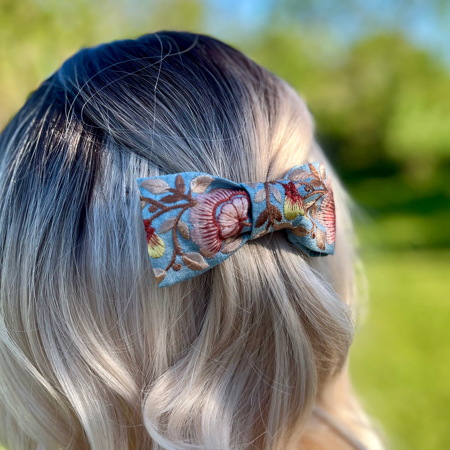 Embrey Bow Clip