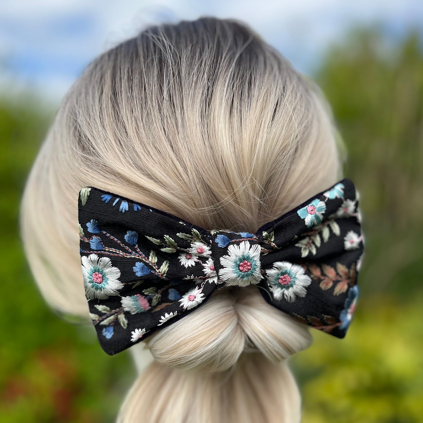 Jaqueline Bow Clip
