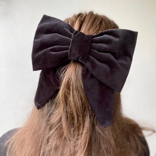 Kelly Black Bow
