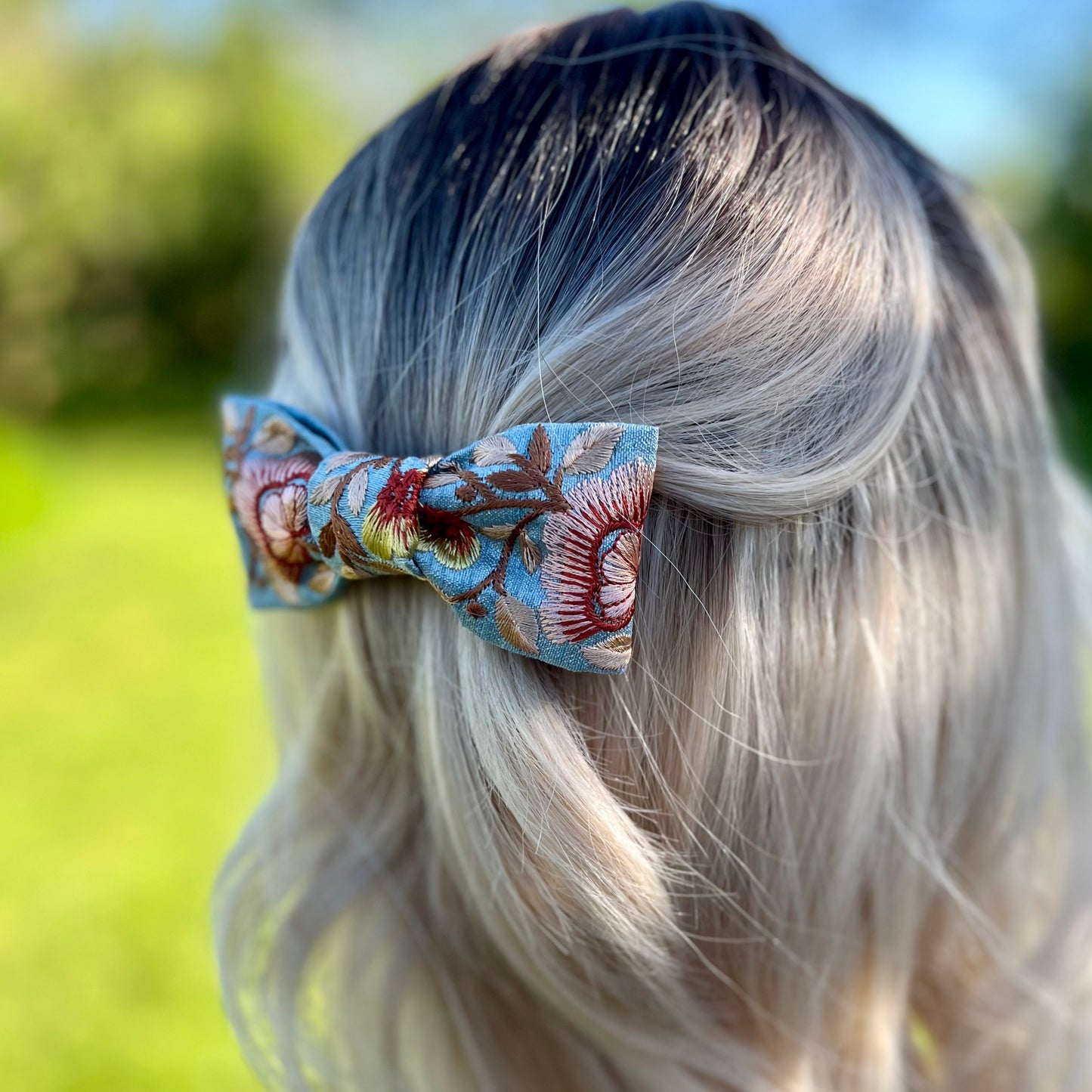 Embrey Bow Clip