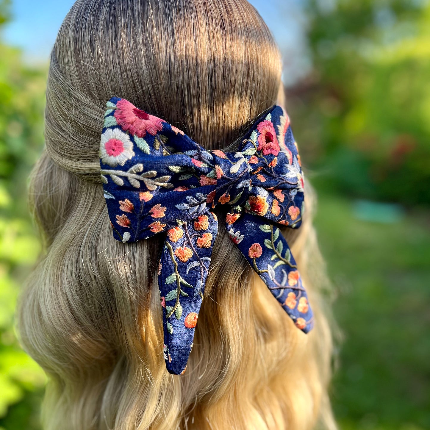 Annelise Bow Clip