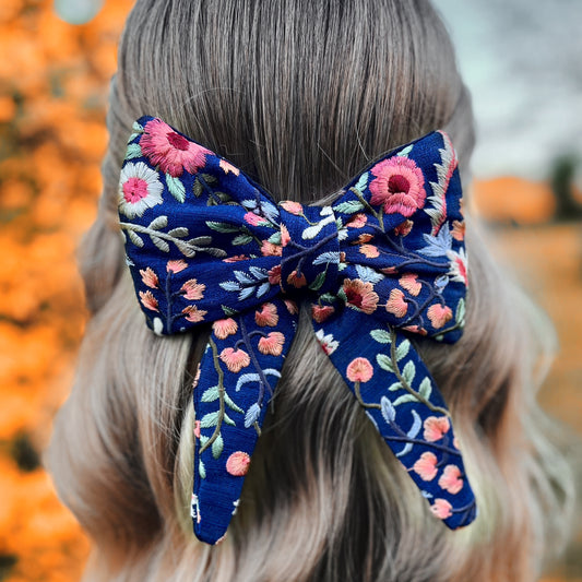 Annelise Bow Clip