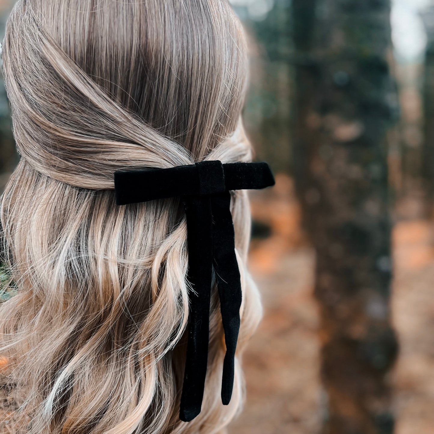 Julia Black Skinny Bow Clip