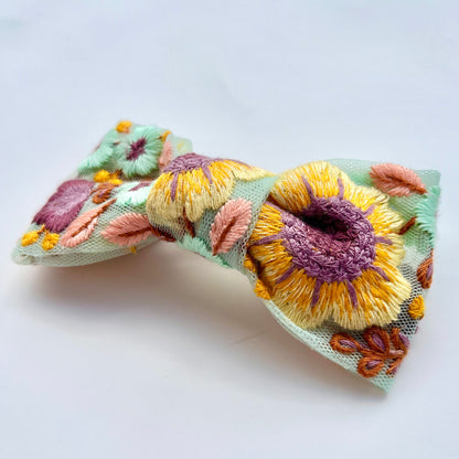 Maggie Bow Clip