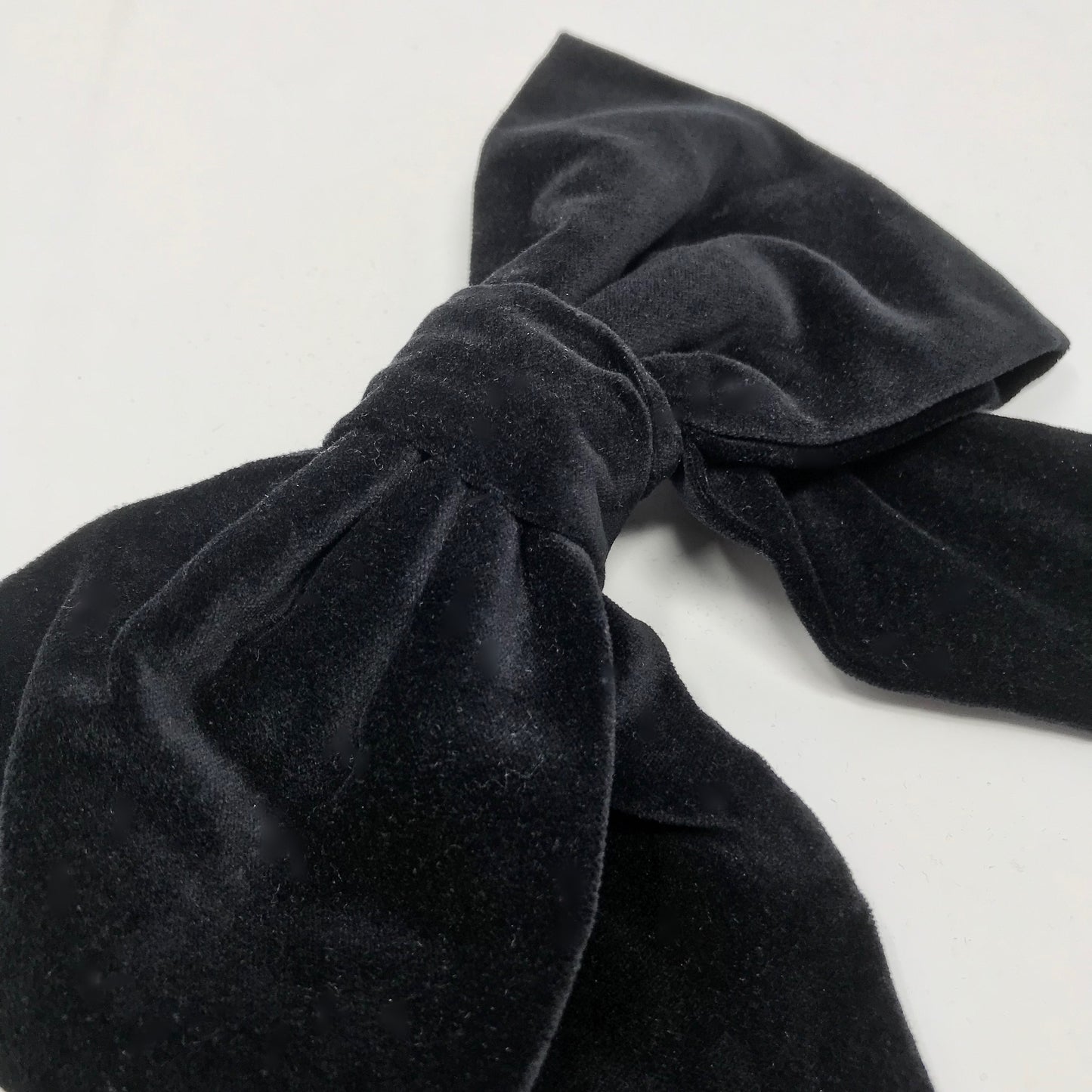 Kelly Black Bow