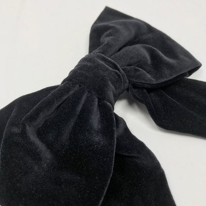 Kelly Black Bow