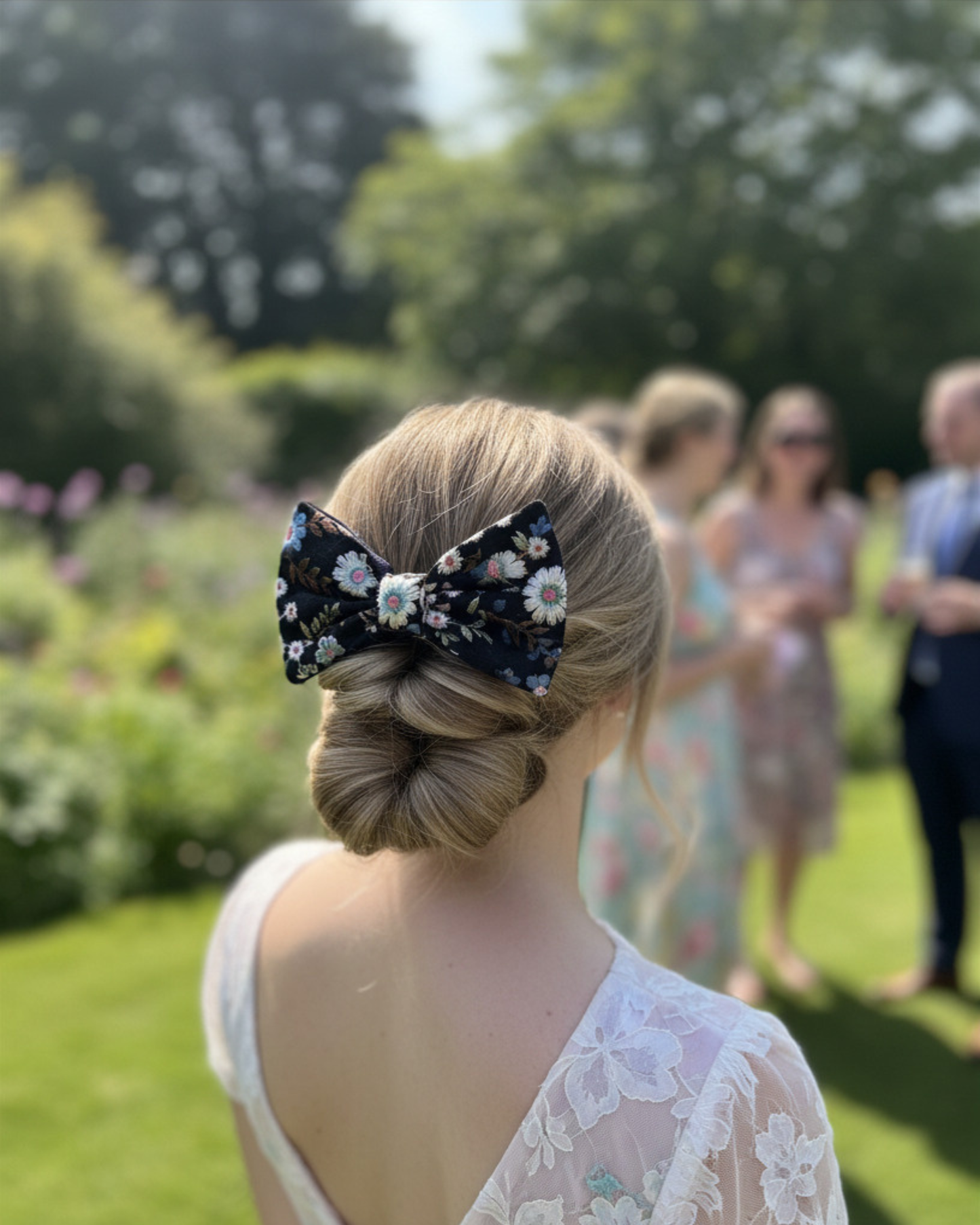 Jaqueline Bow Clip